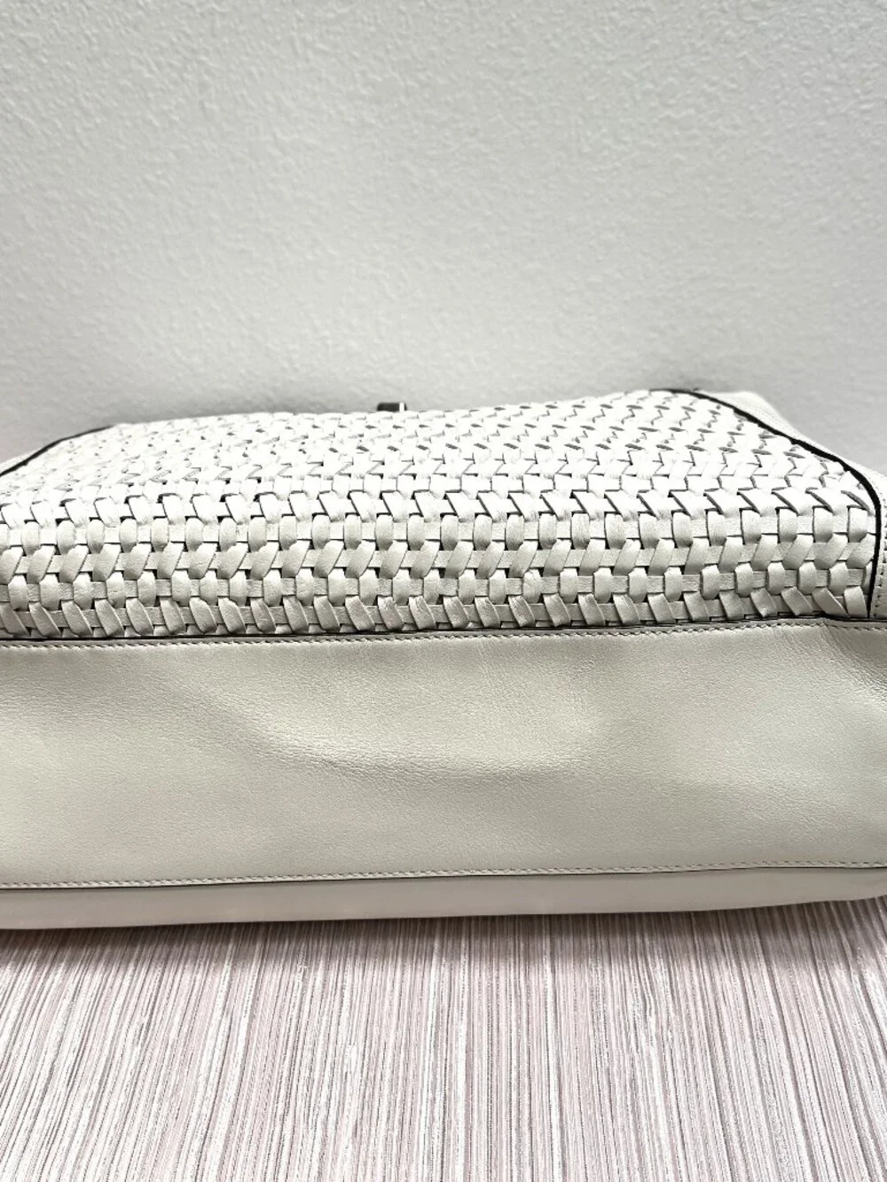 COACH Park Woven Hobo F23931 in Parchment Leather - MSRP $598 in EUC